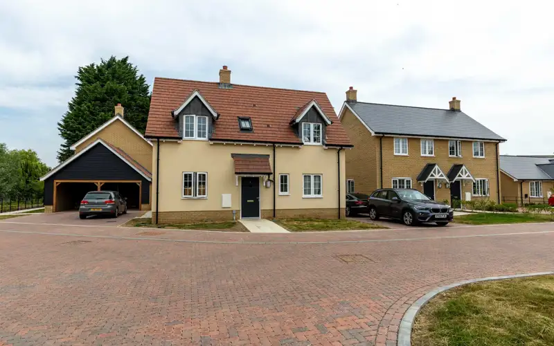4-new-homes-at-west-farm-close-eltisley-low-res.webp